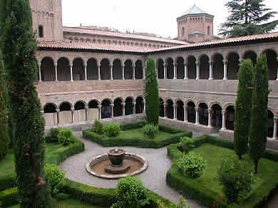 Ogrody klasztorne
